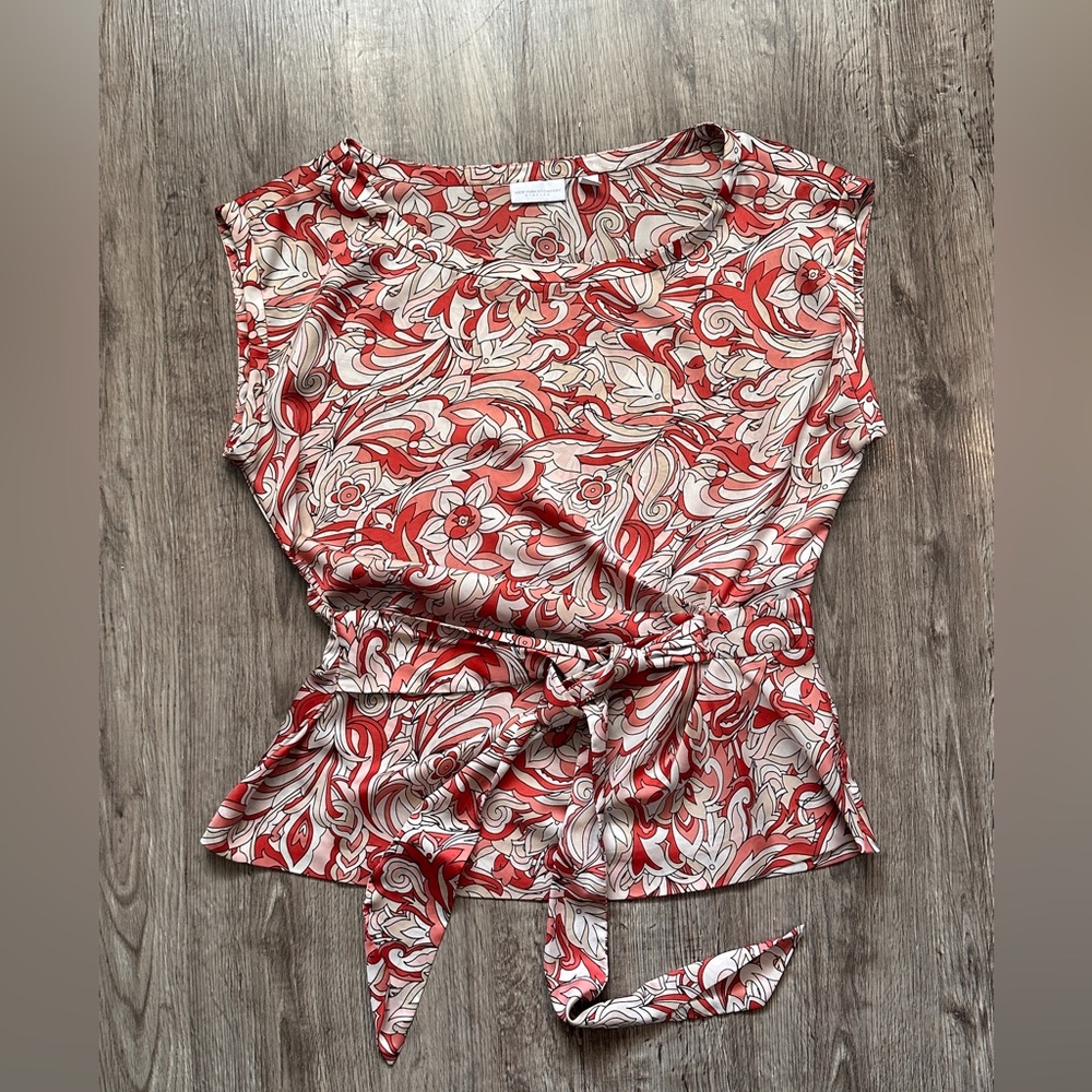 New York & Company paisley tie side shirt M